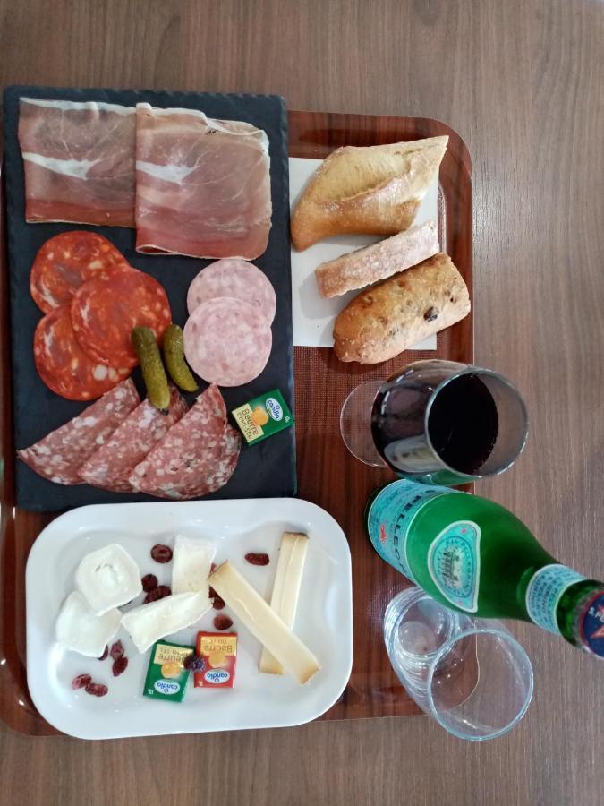Hotel Campanile Saintes Zewnętrze zdjęcie