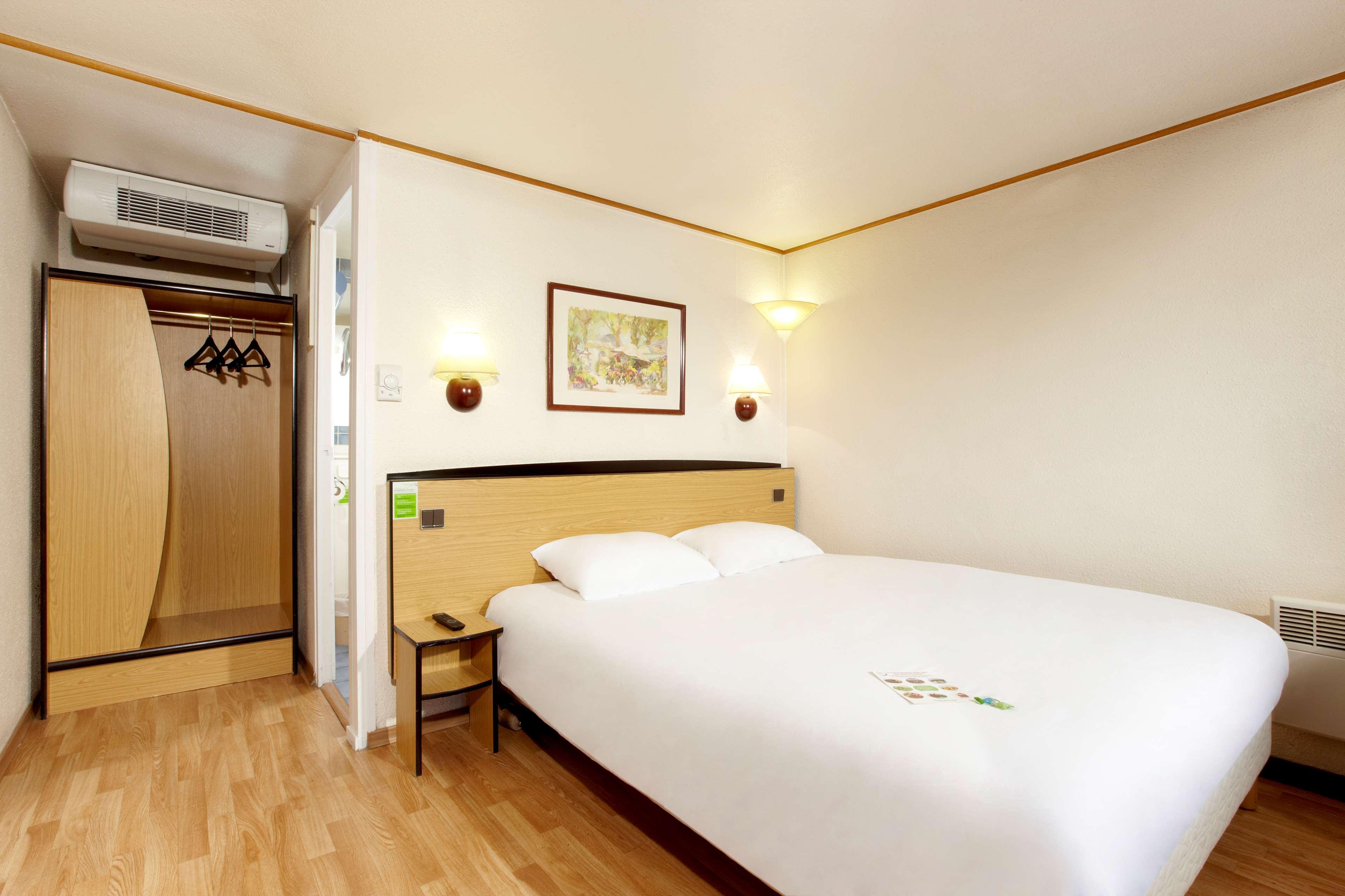 Hotel Campanile Saintes Zewnętrze zdjęcie