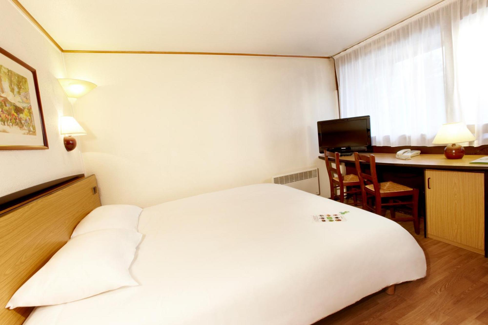 Hotel Campanile Saintes Zewnętrze zdjęcie