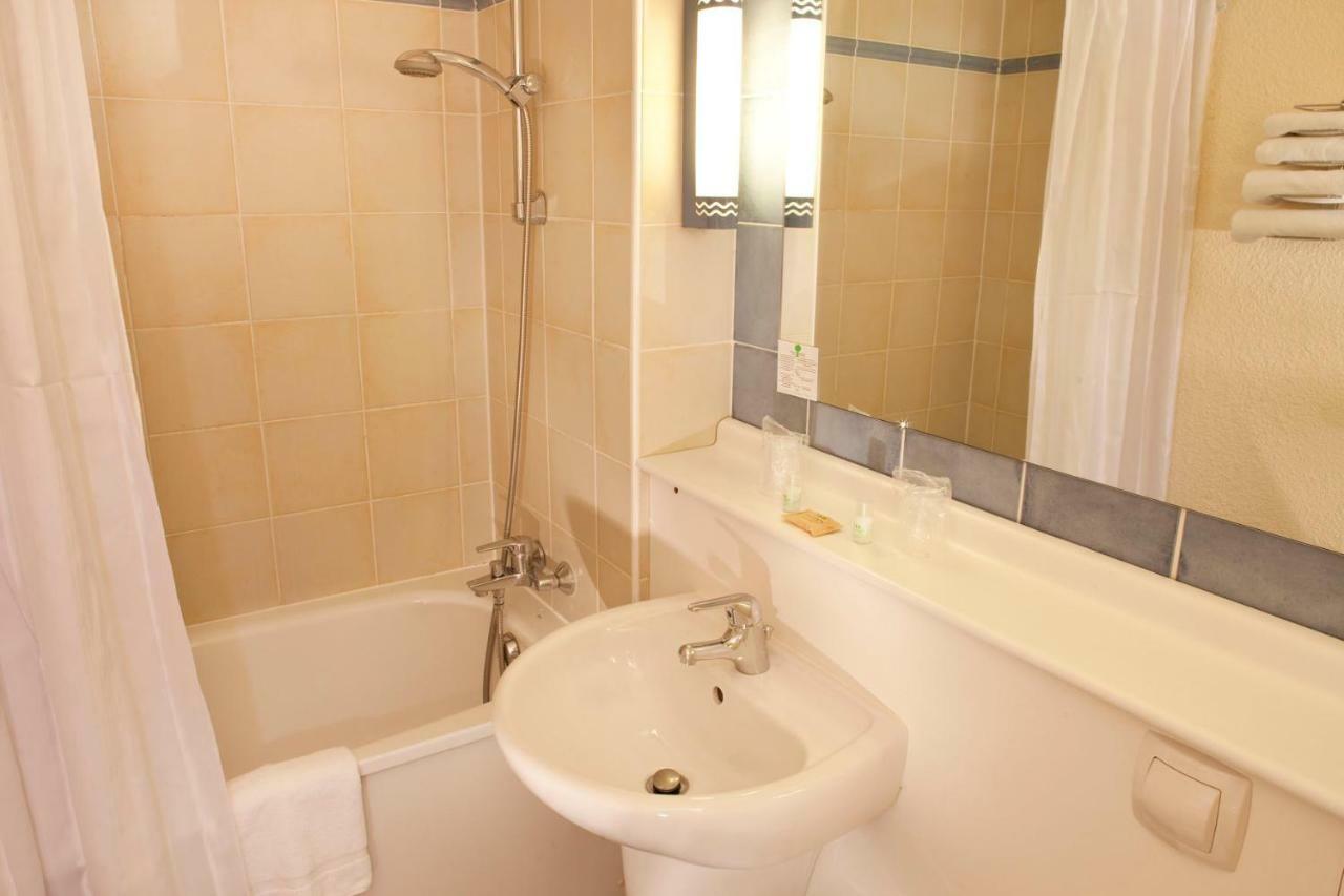 Hotel Campanile Saintes Zewnętrze zdjęcie